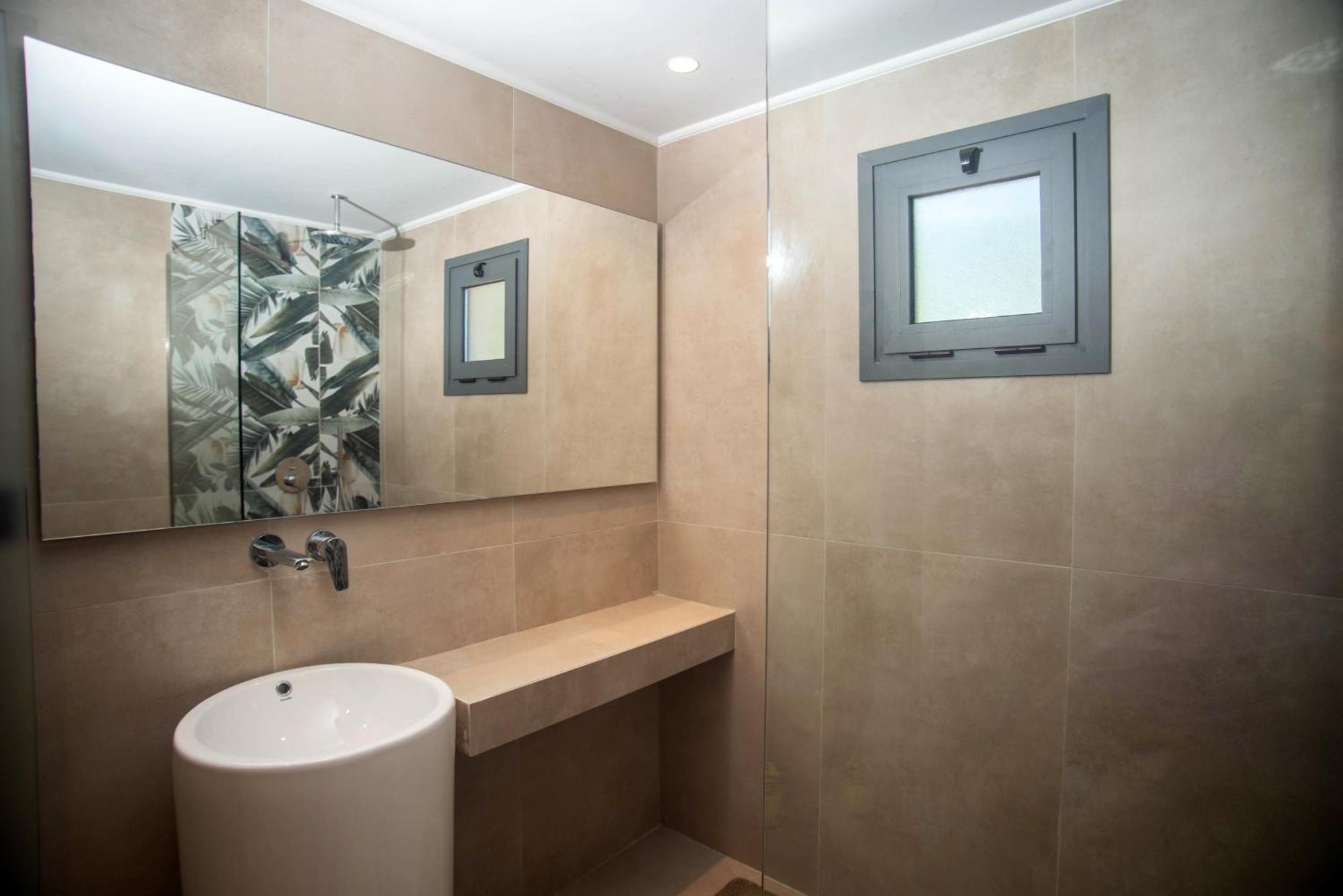 Marea Luxury Suites - Tramontana Korithion Exterior photo